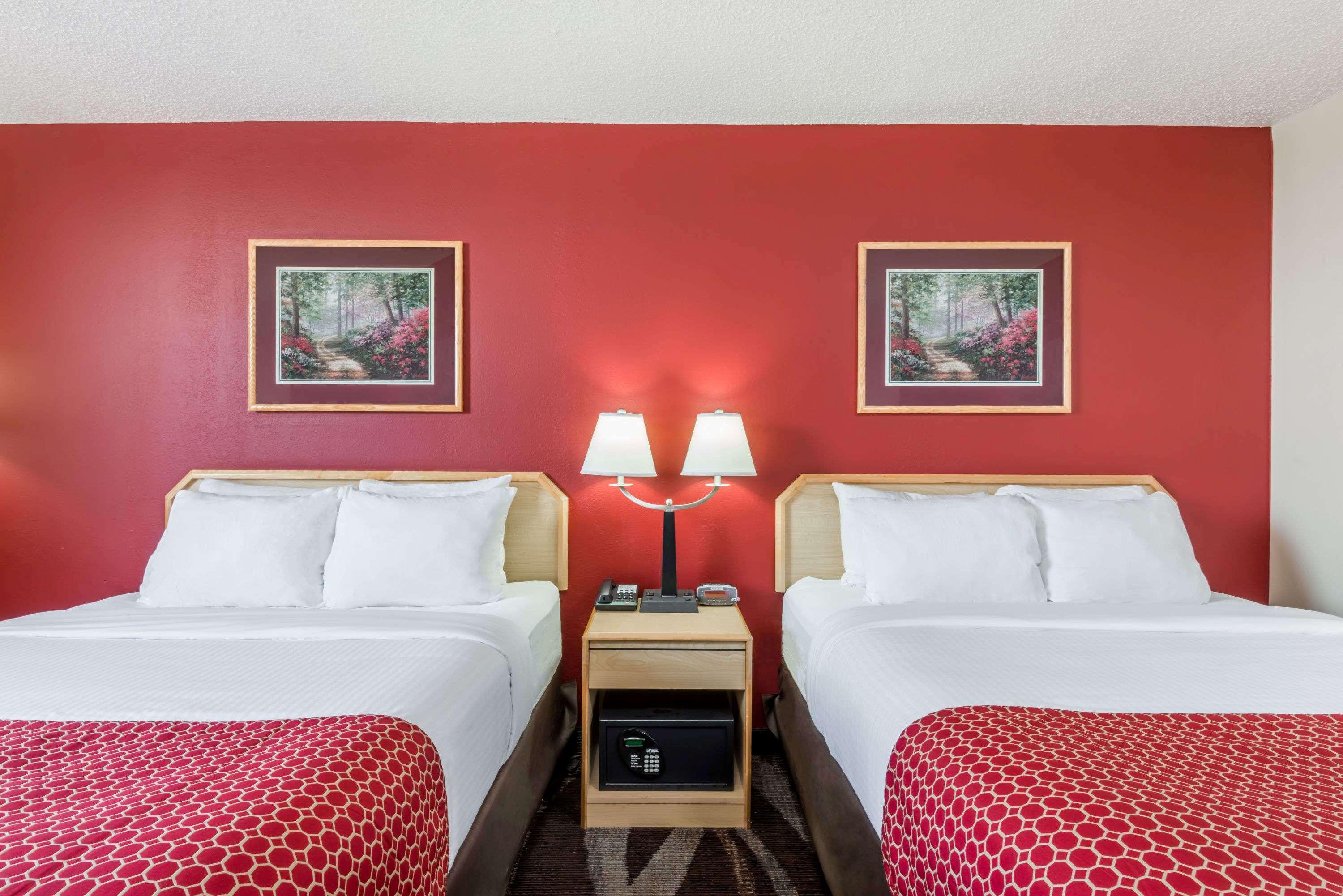 Days Inn By Wyndham Gillette Kültér fotó
