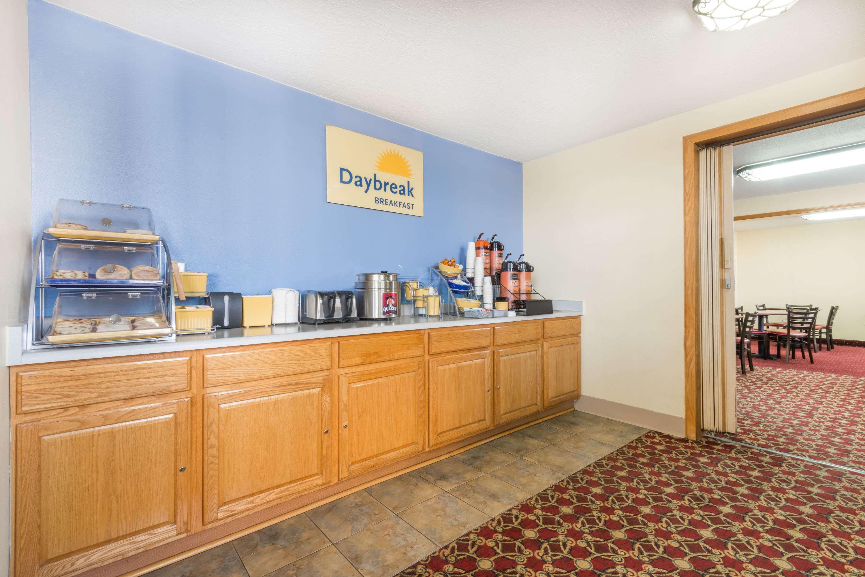 Days Inn By Wyndham Gillette Kültér fotó